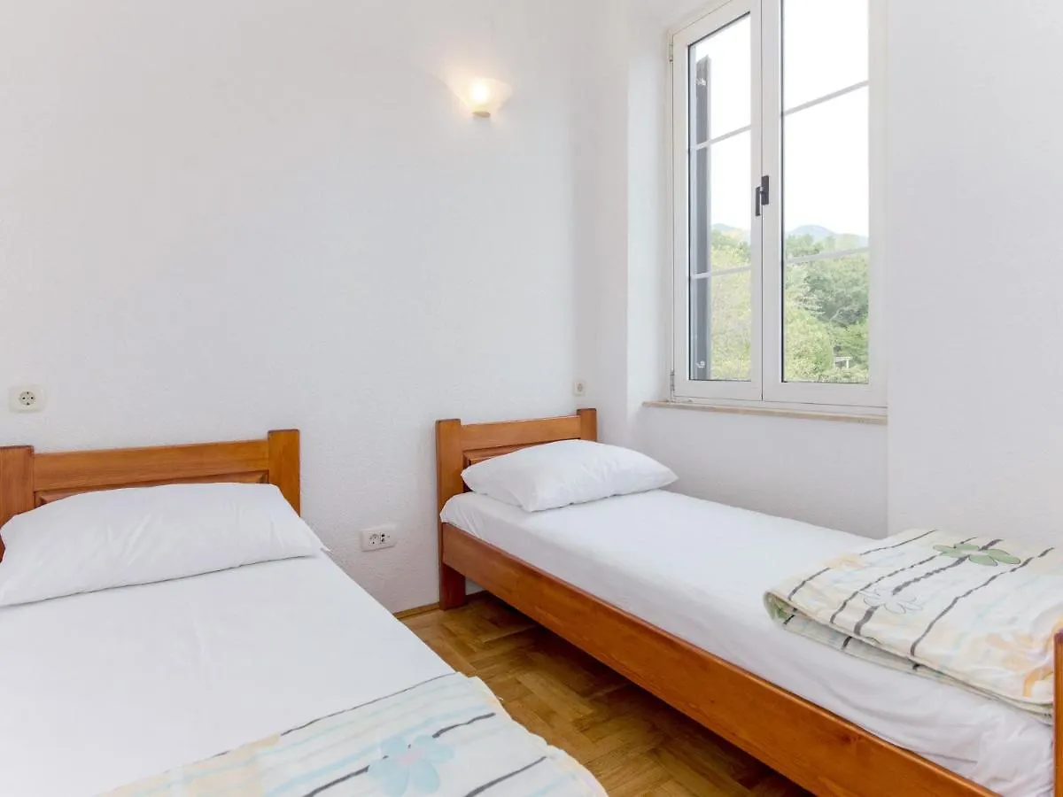 Apartment Vila Triestina - Lov520 Poljane