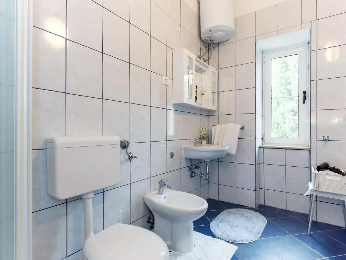 Apartment Vila Triestina - Lov520 Poljane